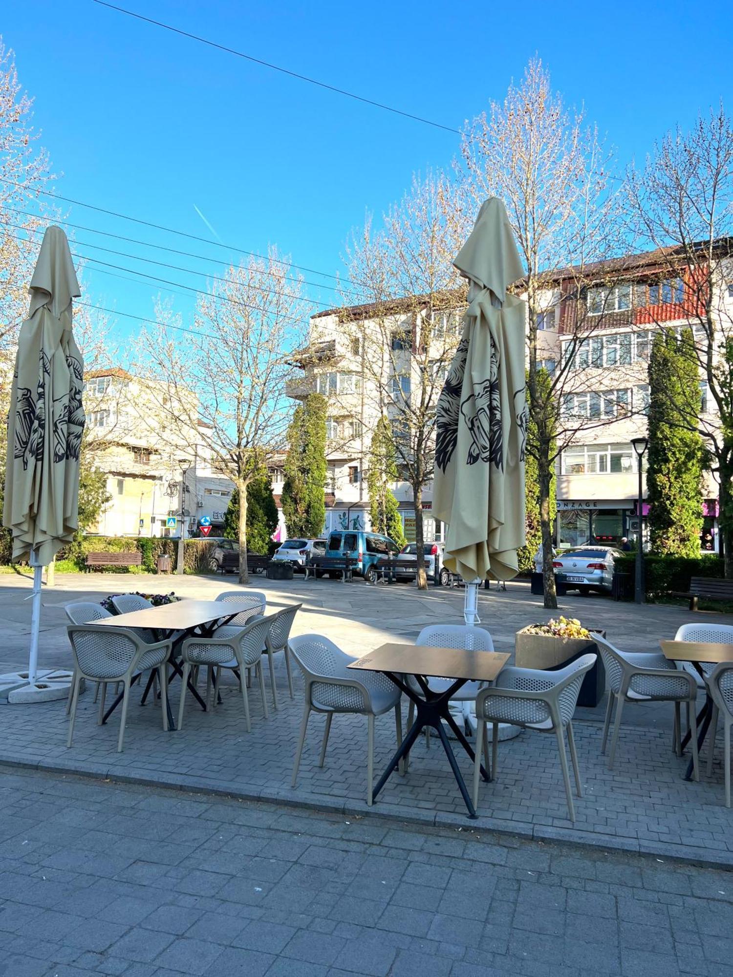 Old Town View- Ultracentral Apartment Targoviste Exteriör bild